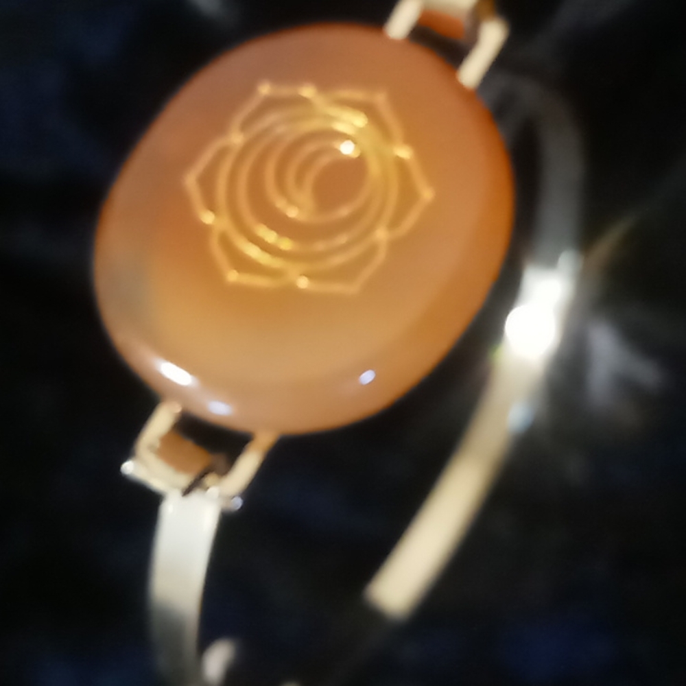 Gold tone bracelet with natural stone.sacral Chaka
